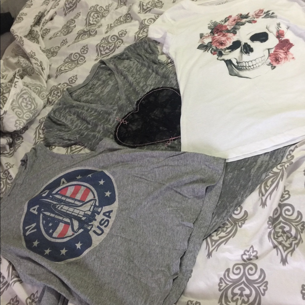 Shirt bundle - Picture 2 of 9